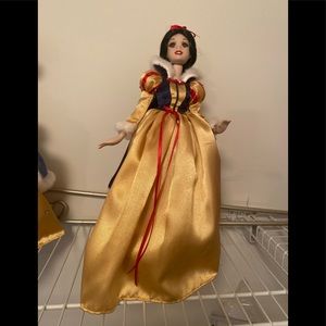 Snow White porcelain collectible doll